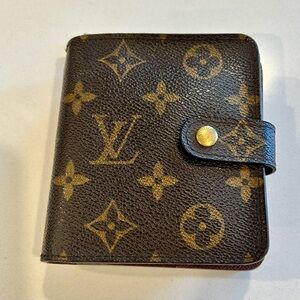 Louis Vuitton bifold compact Monogram wallet 2001